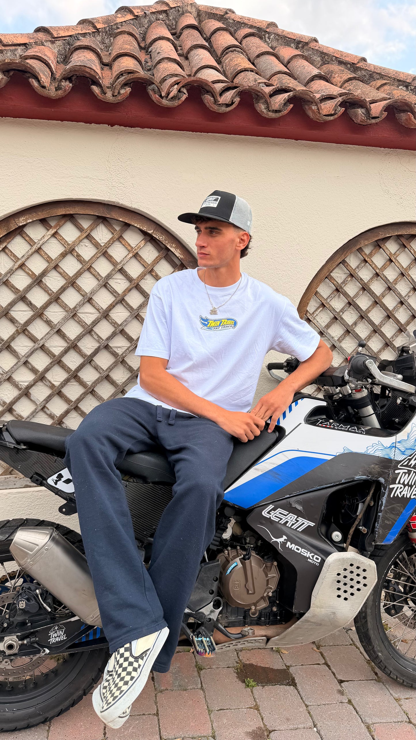 Camiseta "FAT TRACK" blanca