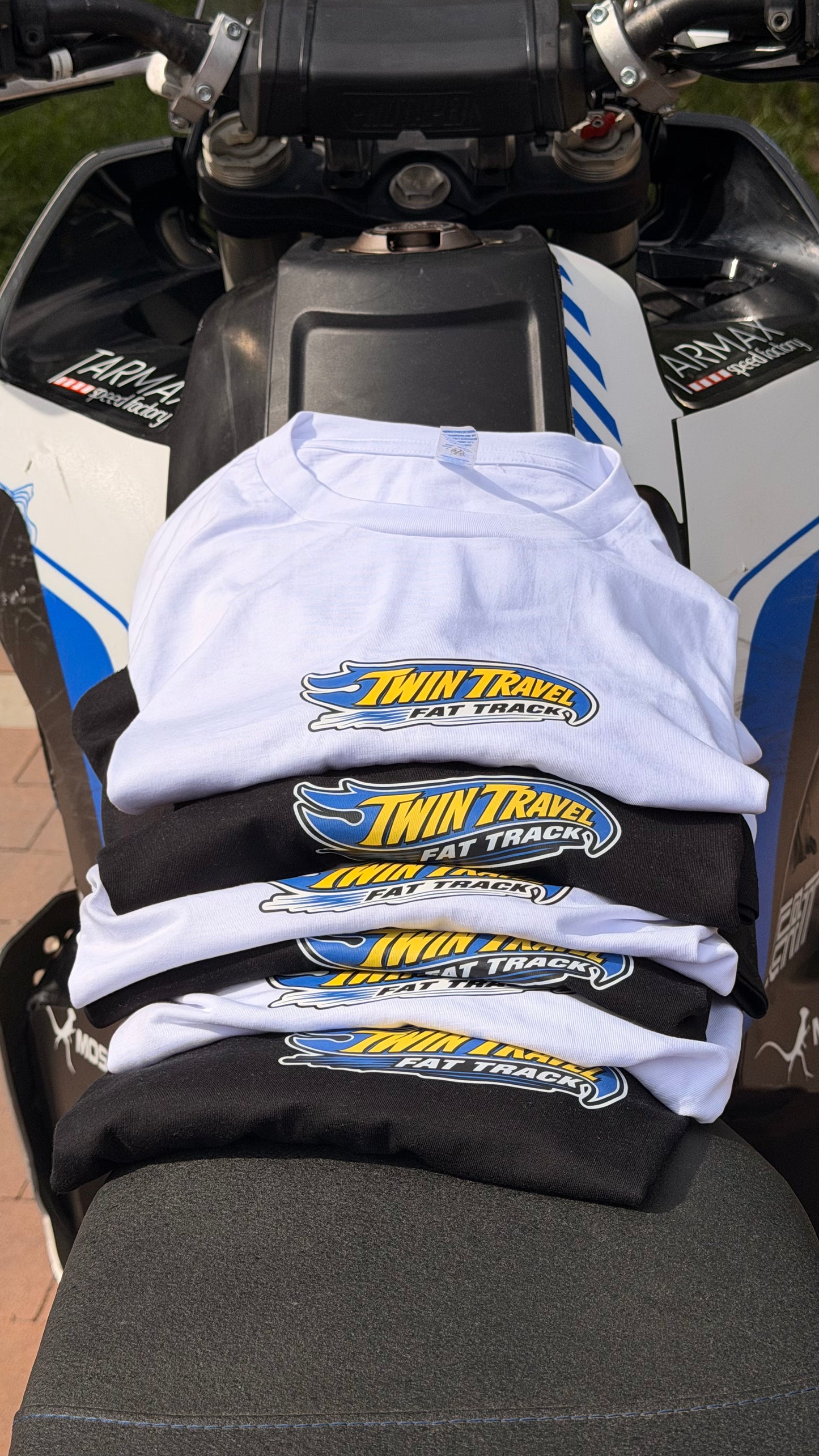 Camiseta "FAT TRACK" negra
